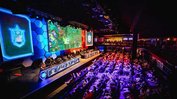 B8 晋级 PGL Masters 布加勒斯特 2025 季后赛，而 Fnatic 退出了比赛