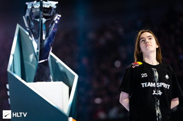 解说预测冒泡赛最终日JDGvsWBG赛果：仅王记得、鼓鼓认为JDG获胜