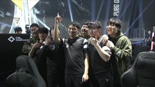 在今日LNG对阵IG的比赛中，Scout使用安妮达成了在LPL的第2500杀，是LPL第4位达成该成就的选手，恭喜Scout！